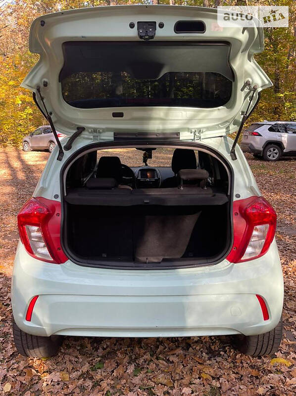 Хэтчбек Chevrolet Spark 2017 в Житомире