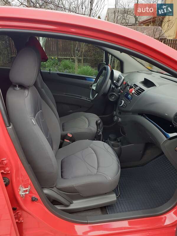 Хэтчбек Chevrolet Spark 2011 в Луцке
