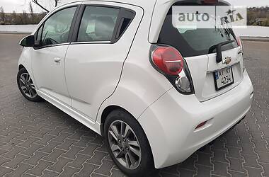 Хэтчбек Chevrolet Spark 2016 в 