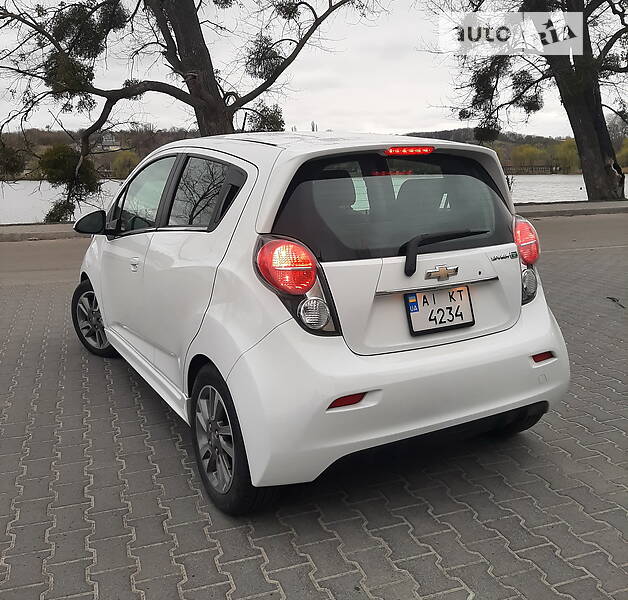 Хэтчбек Chevrolet Spark 2016 в Василькове