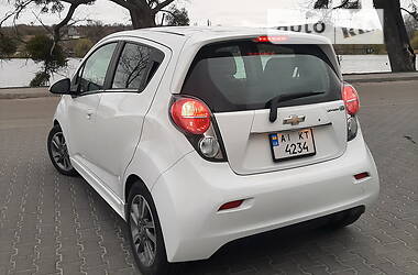 Хэтчбек Chevrolet Spark 2016 в 