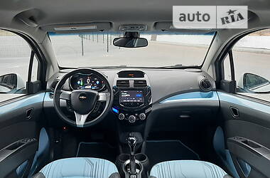 Хэтчбек Chevrolet Spark 2016 в 