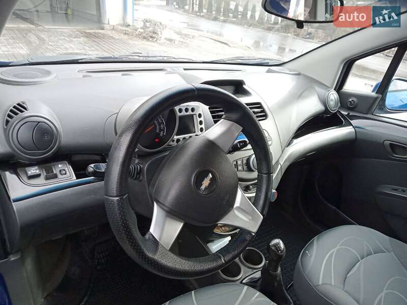 Хэтчбек Chevrolet Spark 2011 в Львове