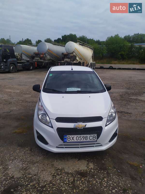 Хэтчбек Chevrolet Spark 2014 в Хмельницком