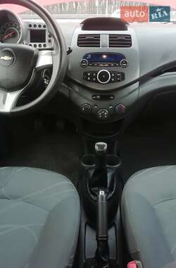 Хэтчбек Chevrolet Spark 2012 в 
