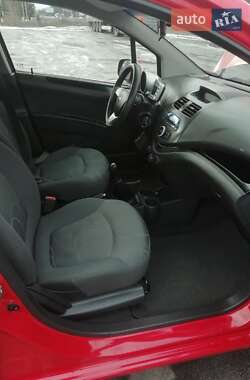 Хэтчбек Chevrolet Spark 2012 в 