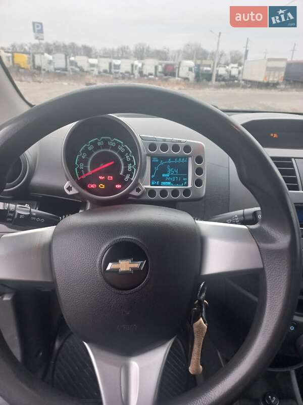 Хэтчбек Chevrolet Spark 2010 в Радехове