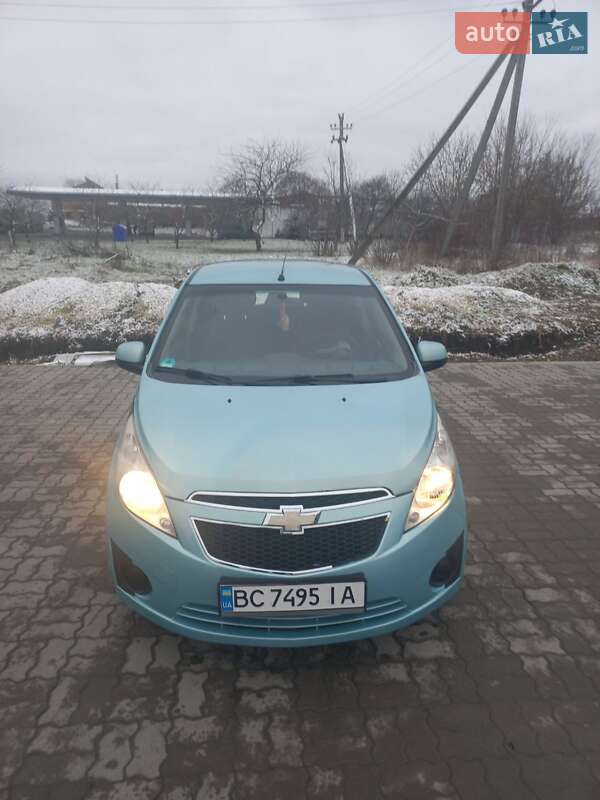 Хэтчбек Chevrolet Spark 2010 в Радехове