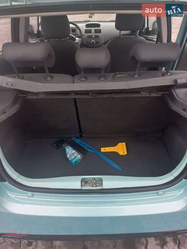 Хэтчбек Chevrolet Spark 2010 в Радехове
