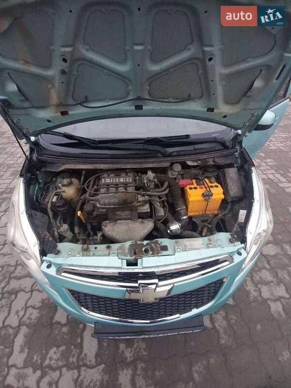 Хэтчбек Chevrolet Spark 2010 в Радехове