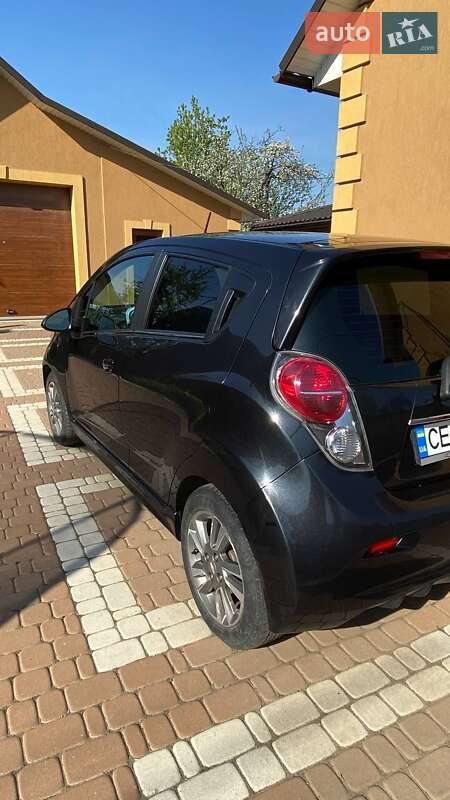 Хэтчбек Chevrolet Spark 2014 в Черновцах