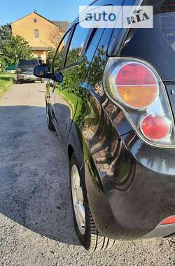 Хэтчбек Chevrolet Spark 2011 в 