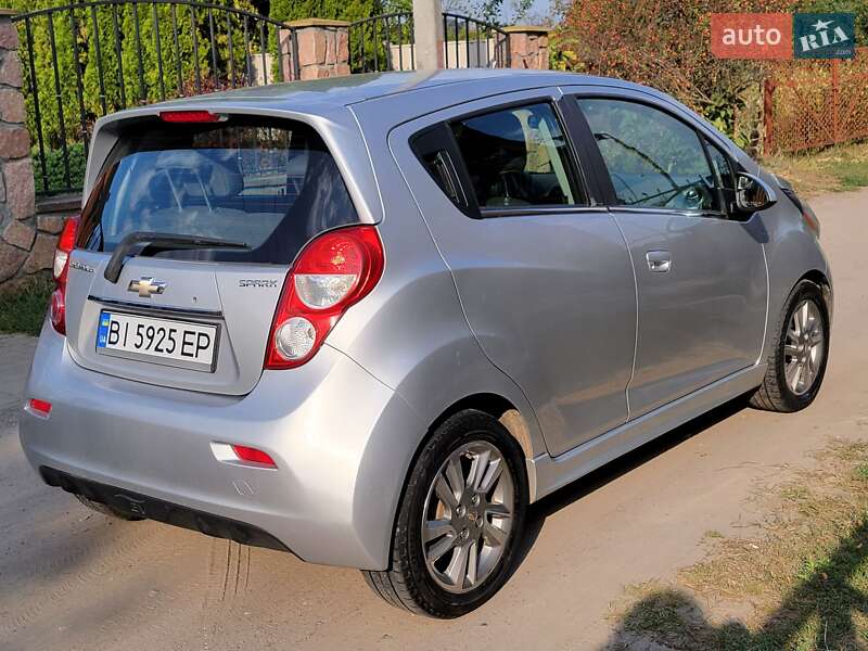 Хэтчбек Chevrolet Spark 2015 в Кременчуге фото 5 Хэтчбек Chevrolet Spark 2015 в Кременчуге