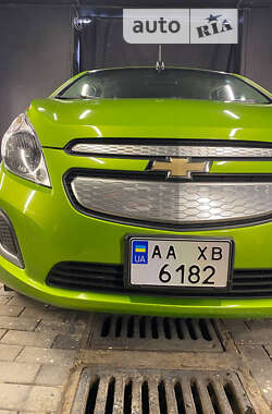 Хэтчбек Chevrolet Spark 2015 в Львове