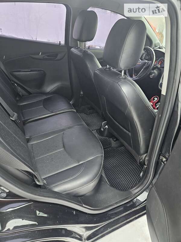Хэтчбек Chevrolet Spark 2017 в Киеве