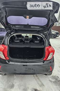 Хэтчбек Chevrolet Spark 2017 в 