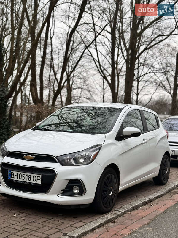 Хэтчбек Chevrolet Spark 2016 в Одессе