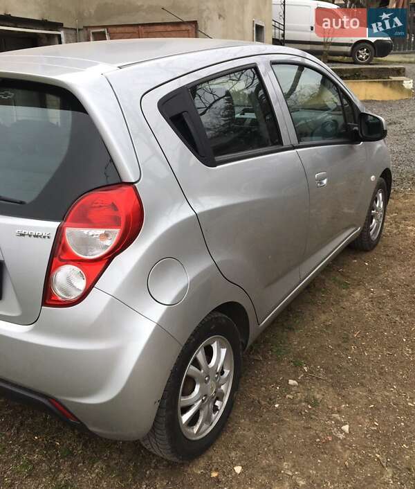Хэтчбек Chevrolet Spark 2013 в Черновцах фото 4 Хэтчбек Chevrolet Spark 2013 в Черновцах