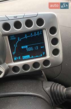 Хетчбек Chevrolet Spark 2013 в Чернівцях