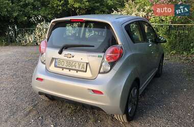 Хэтчбек Chevrolet Spark 2016 в 