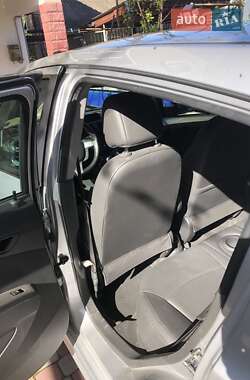 Хэтчбек Chevrolet Spark 2016 в 