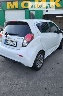 Хетчбек Chevrolet Spark 2015 в Харкові