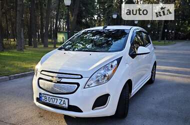 Хетчбек Chevrolet Spark 2015 в Чернігові