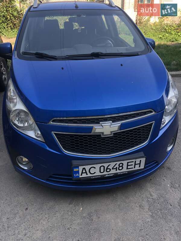 Хэтчбек Chevrolet Spark 2010 в Владимире