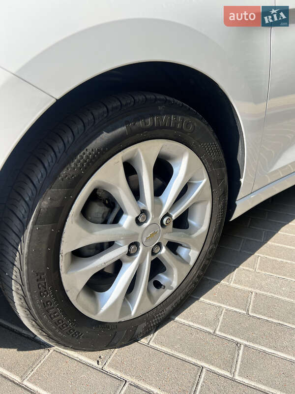 Хэтчбек Chevrolet Spark 2019 в Киеве