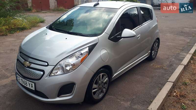 Хетчбек Chevrolet Spark 2016 в Кривому Розі