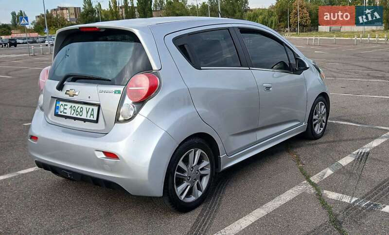 Хетчбек Chevrolet Spark 2016 в Кривому Розі