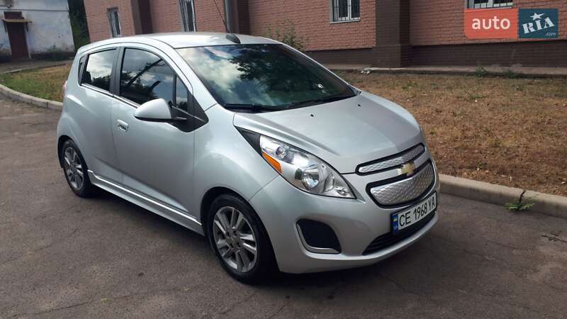 Хетчбек Chevrolet Spark 2016 в Кривому Розі