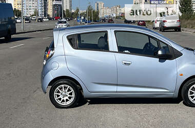 Хэтчбек Chevrolet Spark 2010 в Киеве