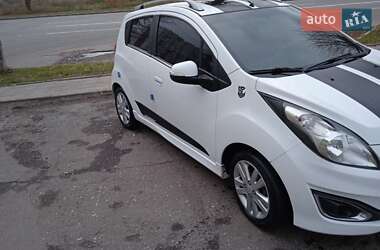 Хетчбек Chevrolet Spark 2013 в Харкові