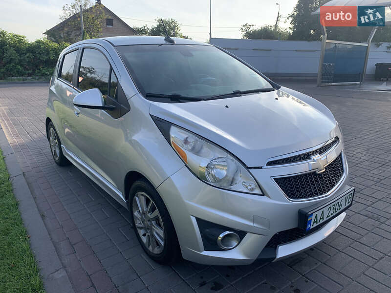 Хэтчбек Chevrolet Spark 2014 в 