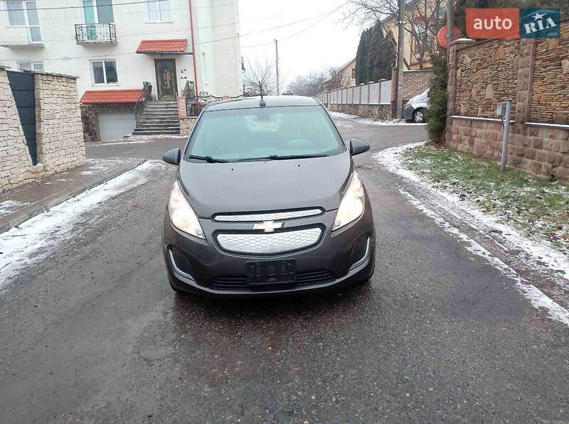 Хэтчбек Chevrolet Spark 2014 в Тернополе