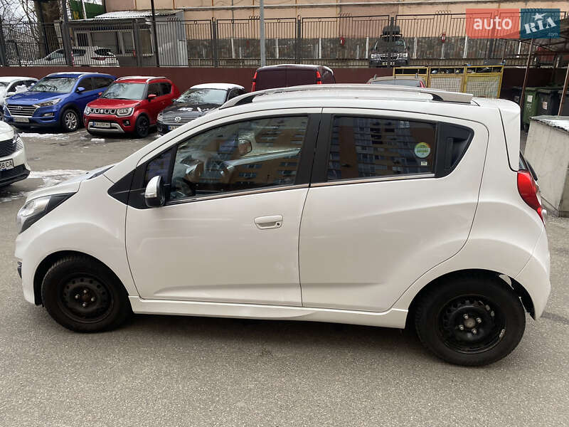 Хетчбек Chevrolet Spark 2013 в Києві фото 2 Хетчбек Chevrolet Spark 2013 в Києві