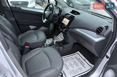 Хэтчбек Chevrolet Spark 2015 в 