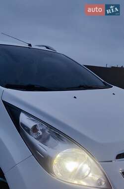 Хэтчбек Chevrolet Spark 2012 в 
