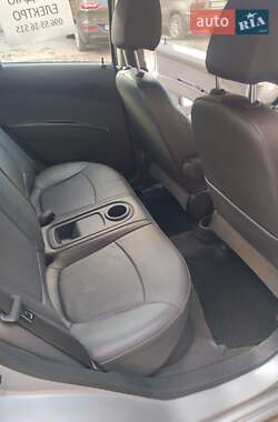 Хэтчбек Chevrolet Spark 2016 в 
