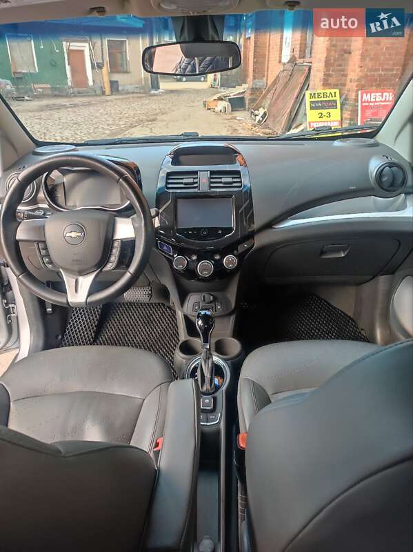 Хэтчбек Chevrolet Spark 2016 в Житомире