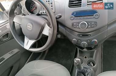 Хэтчбек Chevrolet Spark 2011 в 