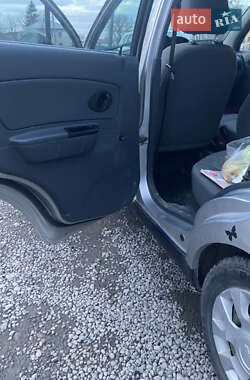 Хэтчбек Chevrolet Spark 2006 в 