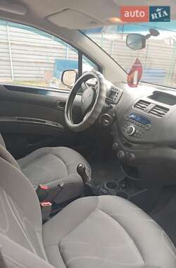 Хэтчбек Chevrolet Spark 2012 в 