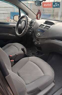Хэтчбек Chevrolet Spark 2012 в 