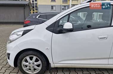Хэтчбек Chevrolet Spark 2021 в 
