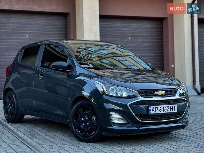 Хэтчбек Chevrolet Spark 2018 в 