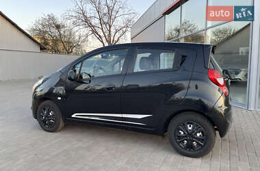 Хэтчбек Chevrolet Spark 2013 в 