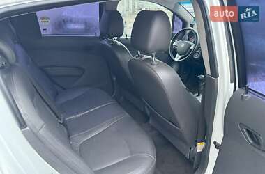 Хетчбек Chevrolet Spark 2013 в 