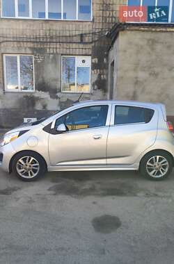 Хэтчбек Chevrolet Spark 2016 в 